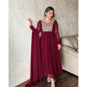 Kurti entièrement brodé avec dupatta, motif broderie Georgette, couleur bordeaux - Product Image 1