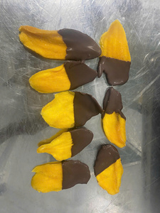 Mango Tostado al Sol Cubierto de Chocolate - Product Image 4