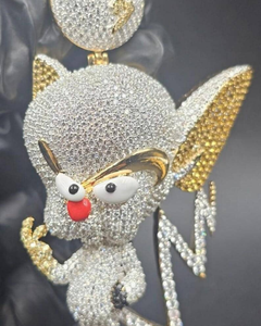Pendentif personnalisé en argent 925 plaqué or 18 carats avec moissanite VVS taille brillant entièrement sertie, motif personnage de dessin animé 3D - Product Image 1