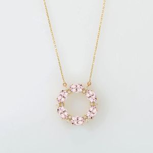Colgante de Morganita en Plata de Ley 925 con Baño de Oro de 14K, Diseño Floral en Forma de Corona, Color Rosa, Regalo Elegante para Novia - Product Image 4