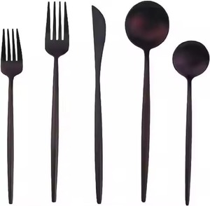 Ensemble de couverts modernes en métal noir mat avec manche martelé, compatibles lave-vaisselle, pour les dîners de mariage - Product Image 6
