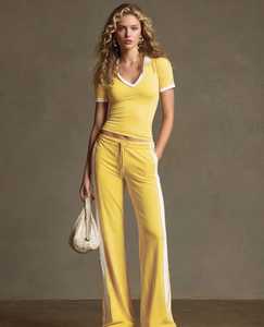Ensemble 2 pièces jaune pour femme, haut à manches courtes et col en V et pantalon long, survêtement sportif - Product Image 1