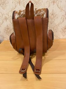 Mochila de Viaje Multifuncional Vintage de Cuero Genuino Estilo Occidental con Cremallera y Letras Personalizables, para Portátil y Escuela - Product Image 4