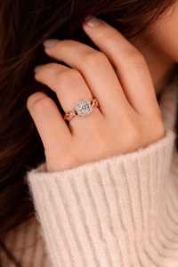 แหวนเพชรทรงกลม 1 กะรัต เพชรเลี้ยงในห้องปฏิบัติการ แหวนหมั้น ทองคำแท้ 10K 14K 18K ดีไซน์เครื่องประดับชั้นดี รับรองโดย IGI สี E VVS 1 กะรัต 0.30 กะรัต - Product Image 4