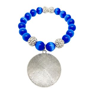 Bracelet extensible bleu roi perlé avec pendentif rond en cristal et accents en strass argentés, accessoire de mode pour femme - Product Image 2