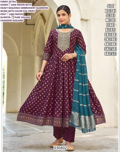 Ensemble Anarkali moderne Noor Mahal en rayonne naturelle brodée, blanc, longueur ras du sol, respirant, confortable et éclatant - Product Image 4