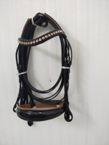 Encuentra iconos similares: Brida Weymouth al por mayor, Brida de cuero para caballo de alta calidad, Brida de cuero para caballo al por mayor. - Product Image 2