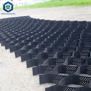 Grille <span class=keywords><strong>de</strong></span> <span class=keywords><strong>gravier</strong></span> en nid d'abeille <span class=keywords><strong>de</strong></span> contrôle d'érosion industrielle perforée Geocell pour le projet d'allée - Product Image 5