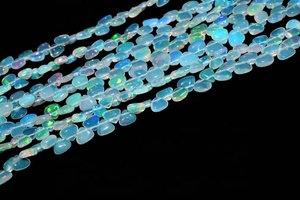 Perles d'opale de feu naturelle 5-7mm en forme de coeur lisse opale éthiopienne flashy pour la fabrication de bijoux - Product Image 4