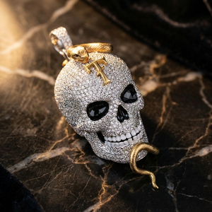 Colgante de Calavera con Incrustaciones de Moissanita y Dije de Serpiente, Joyería de Plata Bañada en Oro de Dos Tonos para Regalo de Fiesta - Product Image 4