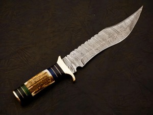 Cuchillo de Caza Personalizado Hecho a Mano de Acero de Damasco, Hoja Recta con Punta Caída, Mango de Cuerno de Ciervo, Cuchillo para Acampar al Aire Libre - Product Image 1