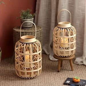 Lampe en rotin moderne, porte-bougie, mettant en valeur une forme minimaliste, des lignes épurées, un décor contemporain, éclairage - Product Image 2