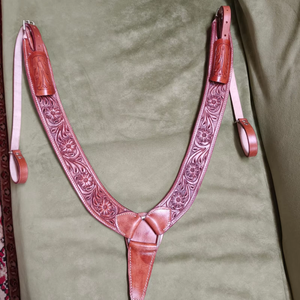 Collier de poitrage en cuir véritable sculpté à la main de qualité supérieure, équipement d'équitation robuste et durable pour chevaux de style western, fournisseur OEM - Product Image 3