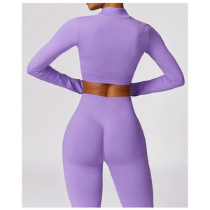Conjunto de Yoga de 3 Piezas para Mujer, Sólido, Antiarrugas, de Secado Rápido y Transpirable, con Pantalones Cortos de Cintura Media y Top de Cuello Redondo, Personalizable por Delante, para Gimnasio - Product Image 3