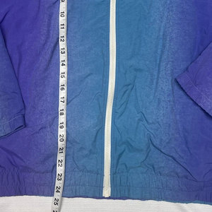 Wholesale Excellent Quality Breathable Lightweight Vintage Style <b>Men</b> Lightweight <b>Track</b> <b>Jacket</b> With Shorts Tracksuit Set - Product Image 3