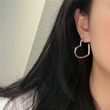 ต่างหูเงินแท้ 925 ดีไซน์เกาหลี ลายเส้นรัก ขนาดใหญ่ สไตล์ INS เรียบง่าย ดูดี เหมาะสำหรับใส่ไปทำงาน ขายส่ง - Product Image 4