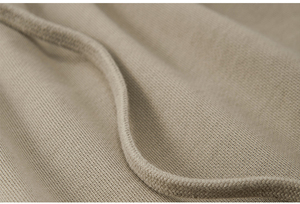 กางเกงขาสั้นเบอร์มิวด้าผู้ชาย คุณภาพสูง ระบายอากาศได้ดี ทรงลำลอง เอวกลาง โลโก้ด้านหน้า ลายพิมพ์นูน ผ้าถัก มีเชือกผูก - Product Image 4