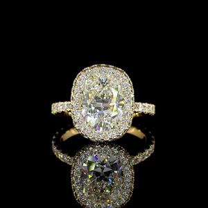 Bague de mariage en or micro-pavée avec halo de diamants de laboratoire CVD HPHT taille coussin 3 carats certifiés IGI, personnalisable en gros - Product Image 1