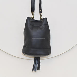 Sacs à main seau à bandoulière en cuir véritable personnalisé en gros de haute qualité pour femmes Style Vintage en cuir de vachette gland sacs à main - Product Image 5