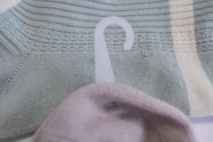 Ganchos de Plástico PP para Ropa, los Más Vendidos, para Colgar 8 Etiquetas, para Calcetines, 500 Piezas/Bolsa, Utilizados en el Mercado Extranjero, Hechos en Vietnam - Product Image 4