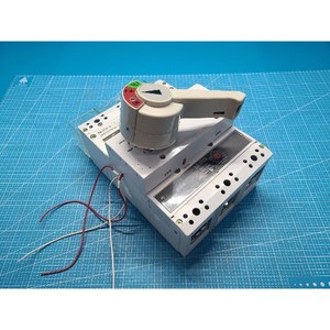 Disjoncteur à boîtier moulé Moeller NZM 10-600N-NA, utilisé comme pièce détachée pour équipement semi-conducteur d'époque - Product Image 4