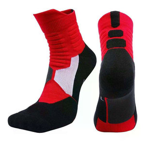 Chaussettes de sport respirantes et confortables pour hommes et femmes, conçues par OEM, de haute qualité, à séchage rapide et anti-humidité - Product Image 3