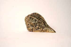 Bold Blossom Shankh (Concha de Caracola) de Latón con Acabado Antiguo Tradicional |   Templo hindú de Pooja para bodas de Diwali, tallado a mano - Product Image 3