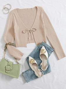 Pull respirant à col en V avec passe-pouce pour femme – Haut de sport et fitness pour la course à pied – T-shirt de performance en maille - Product Image 3