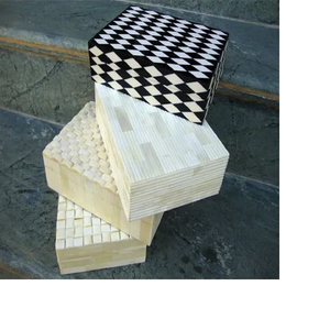 Posavasos vintage de nogal indio con incrustaciones de hueso, muy demandados, para la mesa de la sala de estar y decoración de comedor, disponibles en Worldwide Supply. - Product Image 3