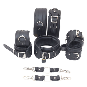 Set de Bondage para Principiantes, Negro, con Esposas de Cuero, Antifaz, Paleta y Accesorios - Product Image 6