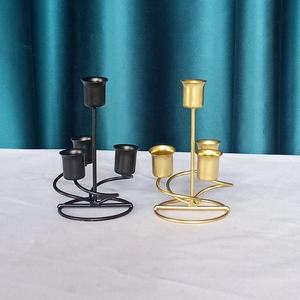 Soporte de portavelas de latón de calidad de tendencia clásica hecho a mano Navidad hogar regalo decorativo objeto acentos hechos en India - Product Image 2