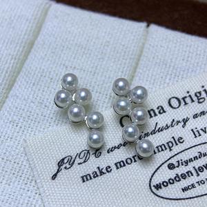 Pendientes de Perlas de Agua Dulce de Zhuji con Trébol de Plata S925, Redondos de 3.5-4mm, Aurora Impecable, Alto Brillo, Simplicidad - Product Image 2