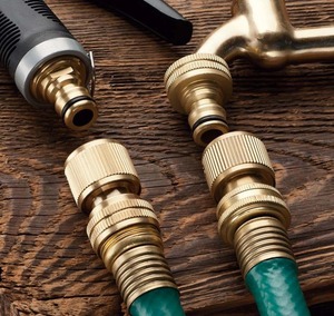 Accesorios de Tubería Flexibles de Alta Presión con Rosca Hexagonal Hembra, Superficie Pulida Mecanizada Métrica para Aplicaciones Industriales - Product Image 4