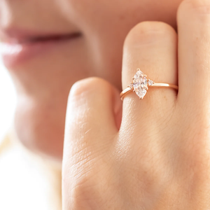 แหวนหมั้นเพชรทรงมาร์คีส์ทองคำ 14k สำหรับผู้หญิง สไตล์คลาสสิก - Product Image 1