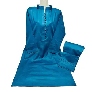 Groothandel Meisjes Shalwar Kameez Design In Effen Blauwe Kleur Over Design Bij Halslijn En Mouwbodem Bij Khaddar Stof