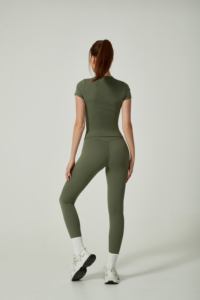 Conjunto Deportivo de Dos Piezas para Mujer, Transpirable, Cintura Elástica, Pantalones Cortos de Manga Corta, Ligero, Talla Grande, para Gimnasio, Fitness y Ejercicio - Product Image 2