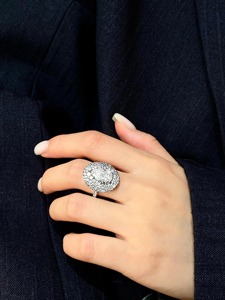 แหวนหมั้นเพชรทรงลูกแพร์ 3 กะรัต หรูหรา ประดับเพชรพาเว่แบบดับเบิ้ลฮาโล ทองคำขาว 14K แหวนแต่งงานสำหรับเจ้าสาว - Product Image 4