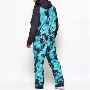 Traje de Esquí Personalizado para Adultos con Paneles Impresos a Color, Chaqueta de Soft Shell Impermeable y Transpirable de 240g 100% Poliéster con Cremallera Completa para Invierno - Product Image 4