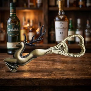 Décapsuleur vintage en bois et laiton motif cerf, écologique, de luxe, réutilisable, accessoire de bar pour bière et soda - Product Image 3