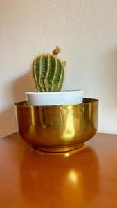 Pot de fleurs en métal de qualité supérieure pour l'intérieur et l'extérieur, avec une finition lisse, pour un style contemporain de la maison et du jardin - Product Image 3