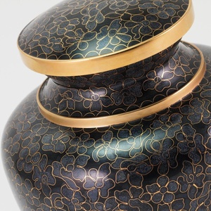 Urne funéraire en métal couleur anthracite avec filigrane floral doré fin, couvercle décoratif classique en forme d'ampoule, pour cendres commémoratives - Product Image 6