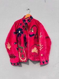 Giacca Trapuntata in Velluto Rosa <span class=keywords><strong>Fucsia</strong></span> Fatta a Mano per Donne, Elegante Colletto Alto, Maniche Lunghe e Chiusura con Zip Completa - Product Image 3