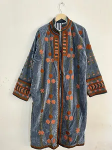 Veste longue en velours gris de luxe pour femmes, style Suzani, broderie florale, manches longues, col montant, style bohème, vêtements d'extérieur d'hiver - Product Image 5