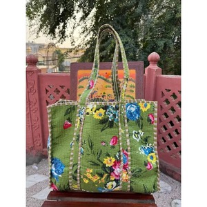 Sac fourre-tout matelassé en coton, imprimé floral botanique, sac à bandoulière de style bohème pour le marché - Product Image 4