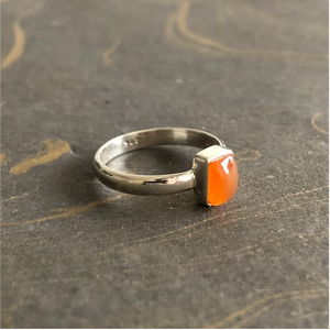 Bague en pierre de cornaline naturelle (2,3 grammes) – Lisse, confortable, pour tous les jours et les occasions spéciales - Product Image 6