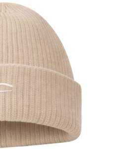 Gorro de Punto Acrílico Beige con Logo de Sol Bordado, Cálido y Suave para Invierno, Fabricante OEM, Unisex - Product Image 2