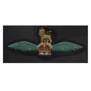 Écusson scolaire personnalisé pour uniformes et blazers, avec ailes brodées à la main, insignes d'épaule à ailes, à coudre et magnétiques - Product Image 3