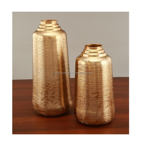 แจกันอลูมิเนียมพร้อมการออกแบบที่ทันสมัยด้วยการทุบพื้นผิวของตกแต่งบ้านโต๊ะห้องนอนห้องนั่งเล่นโดยอุตสาหกรรม azora - Product Image 1