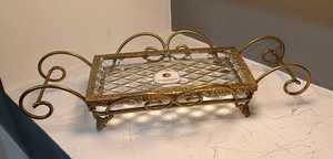 Plato de Servir de Metal y Vidrio con Acabado Antiguo en Latón Hecho a Mano para el Hogar o Hotel, para Vajilla de Mesa - Product Image 3