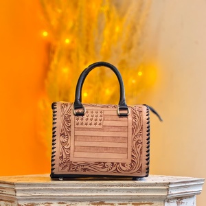 Bolso Grande de Lujo Venus Leathers, Impermeable, Portátil, de Poliéster Ligero y Cuero Genuino, con Cremallera Única, Diseño Floral y de Letras - Product Image 1